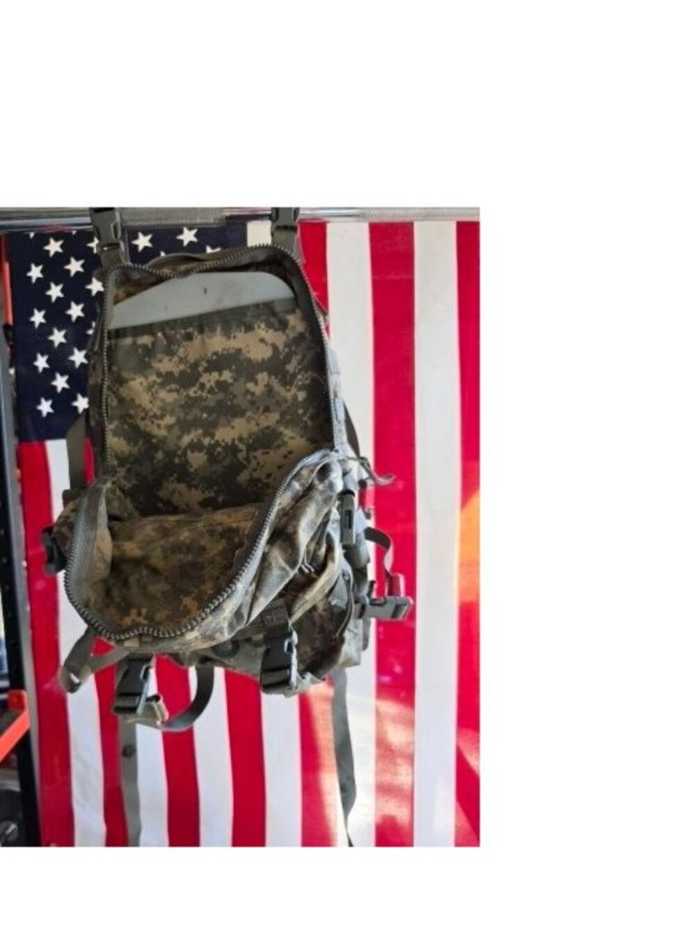 USGI MOLLE II Large Rucksack Field Pack - Picture 2 of 6